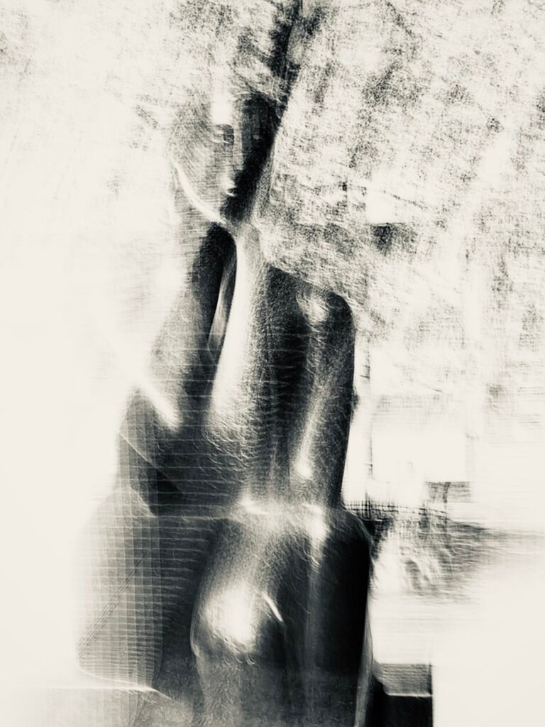 Fotografía en blanco y negro de alto contraste con formas abstractas